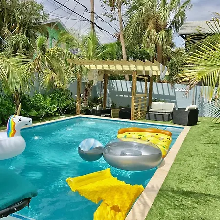 Tropical Garden Bungalow B